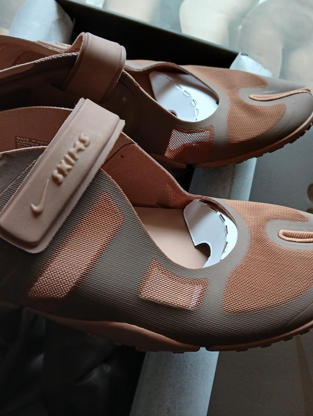 NIB NikeSKIMS Rift Mesh Archaeo Brown -  IO7694-201 - Women's Size 10.5
